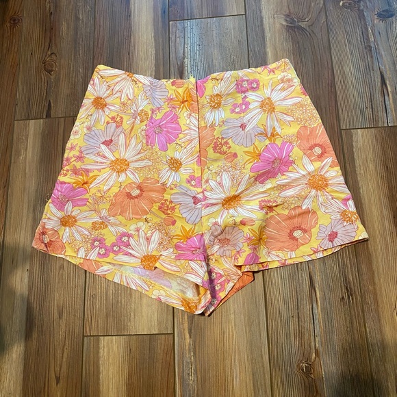 H&M Pants - H&M Retro Floral Shorts